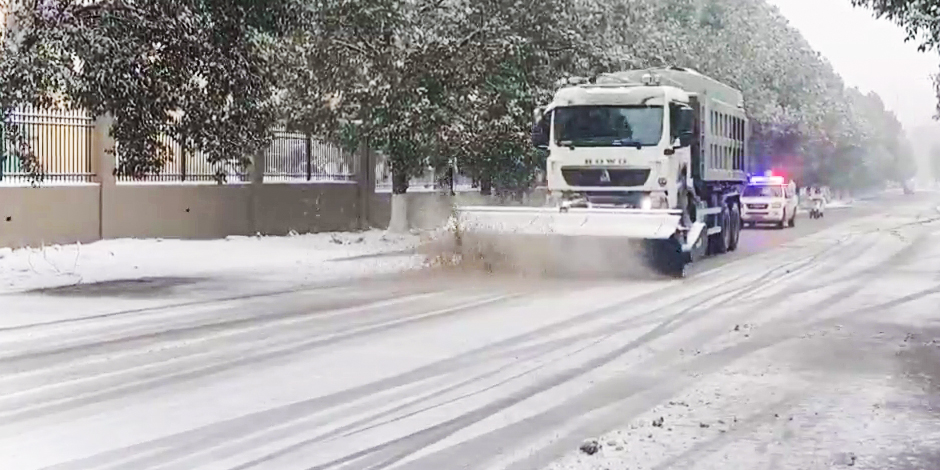 mg冰球突破园林：战风雪 斗严寒 保流通